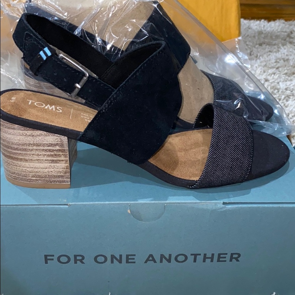 TOMS Poppy sandal
